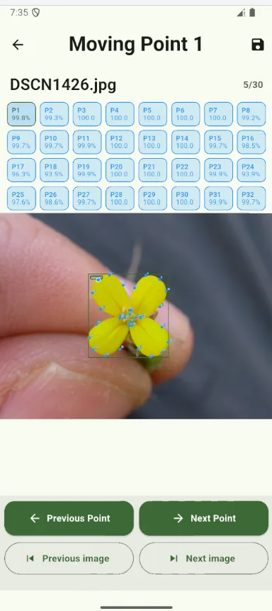Theia screen: 32 landmarks placed by the AI on a flower